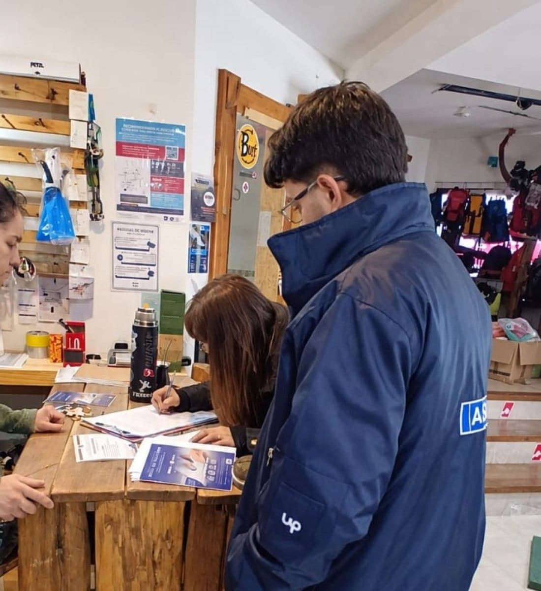Personal de ASIP durante un operativo de fiscalización
